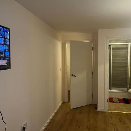 Spacious 2-Bed Apartment In Abbey Wood, Greenwich Exterior photo