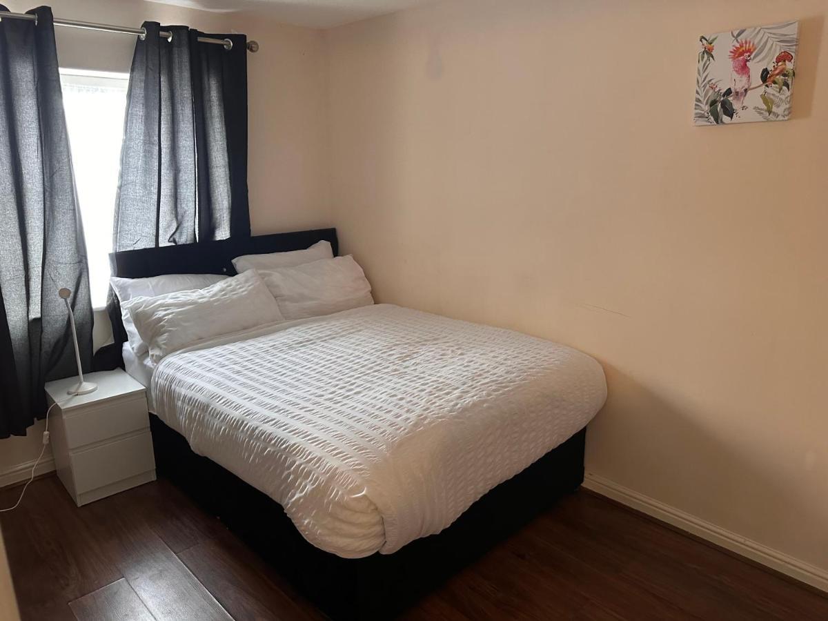 Spacious 2-Bed Apartment In Abbey Wood, Greenwich Exterior photo